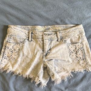 Mossimo Supply Co. Cream Light Wash Denim Crochet Pocket Shorts